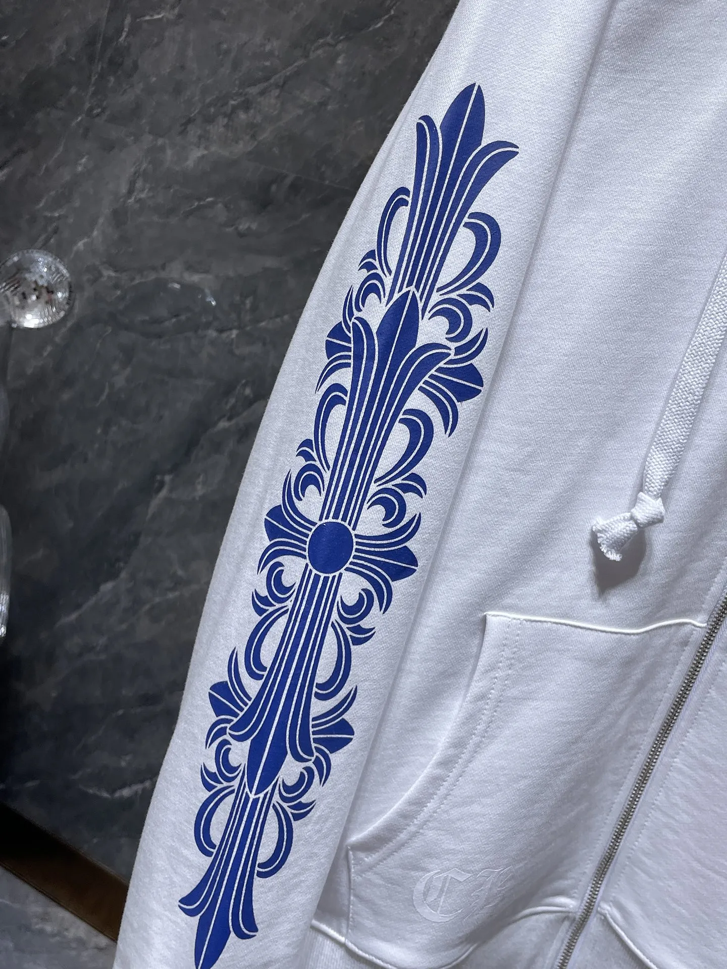 P260 Chrome Hearts Autumn and Winter 2025 counter sales simultaneously ❤️ Chrome Hearts New York Vages limited edition rolling stone letter zipper sweatshirt Imported environmentally friendly glue printing and dyeing Improved customized version 1:1 High-gram weight high-quality fabric Recommended color: white Code numbers: S, M, L, XL